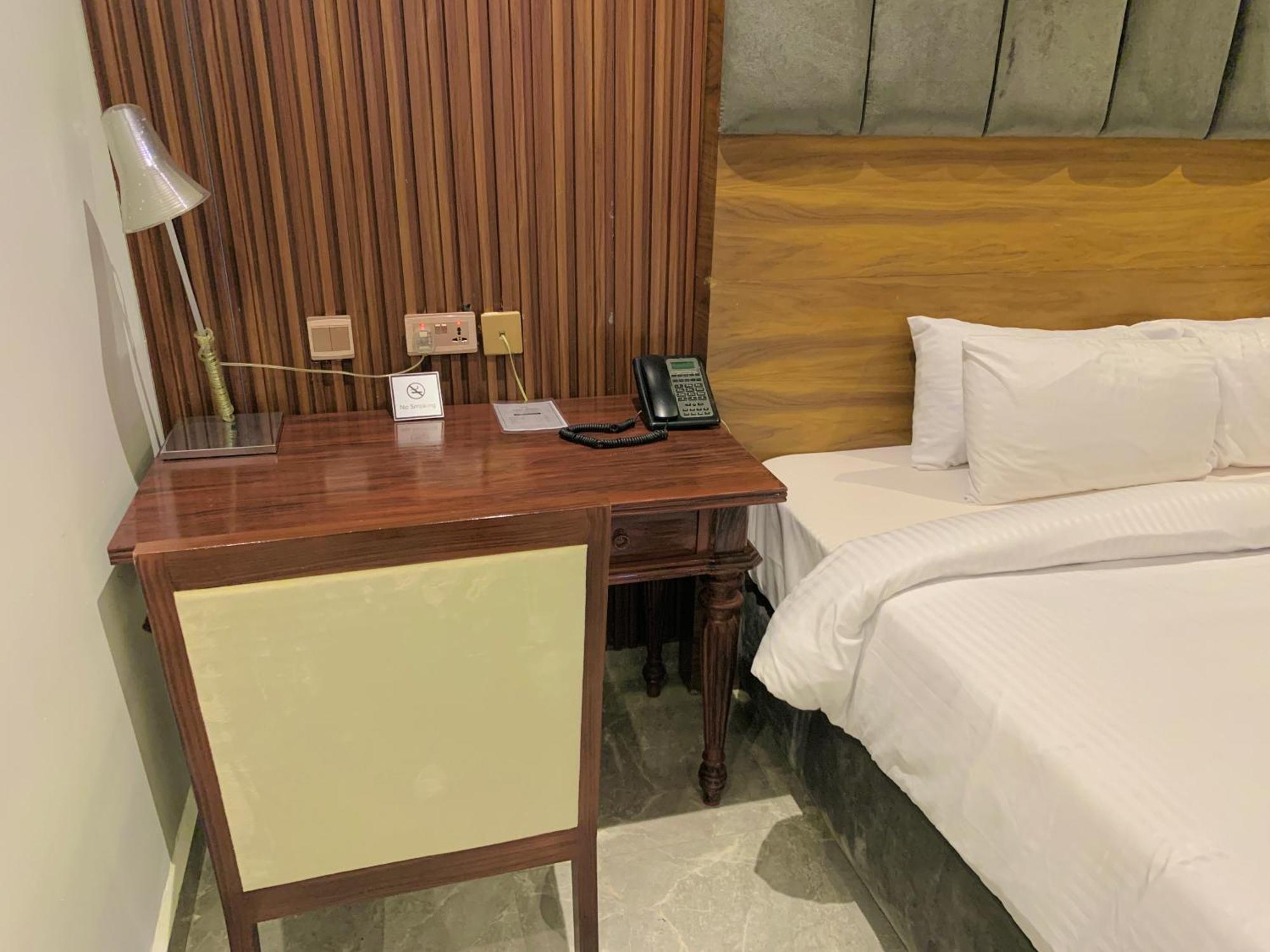 Amor Hotels Abuja Exteriör bild