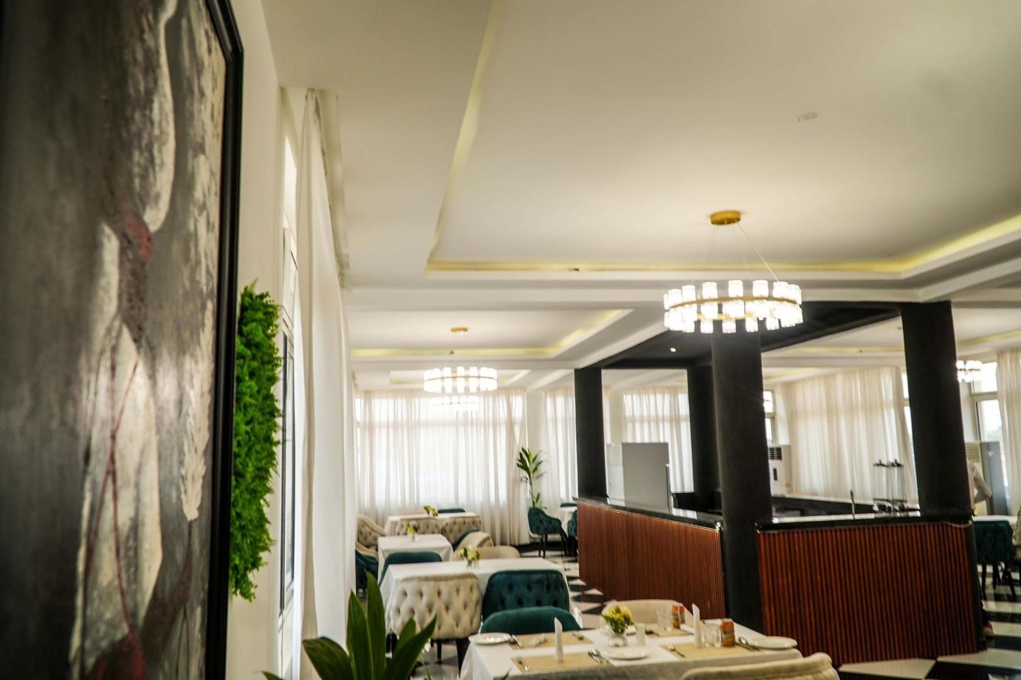 Amor Hotels Abuja Exteriör bild