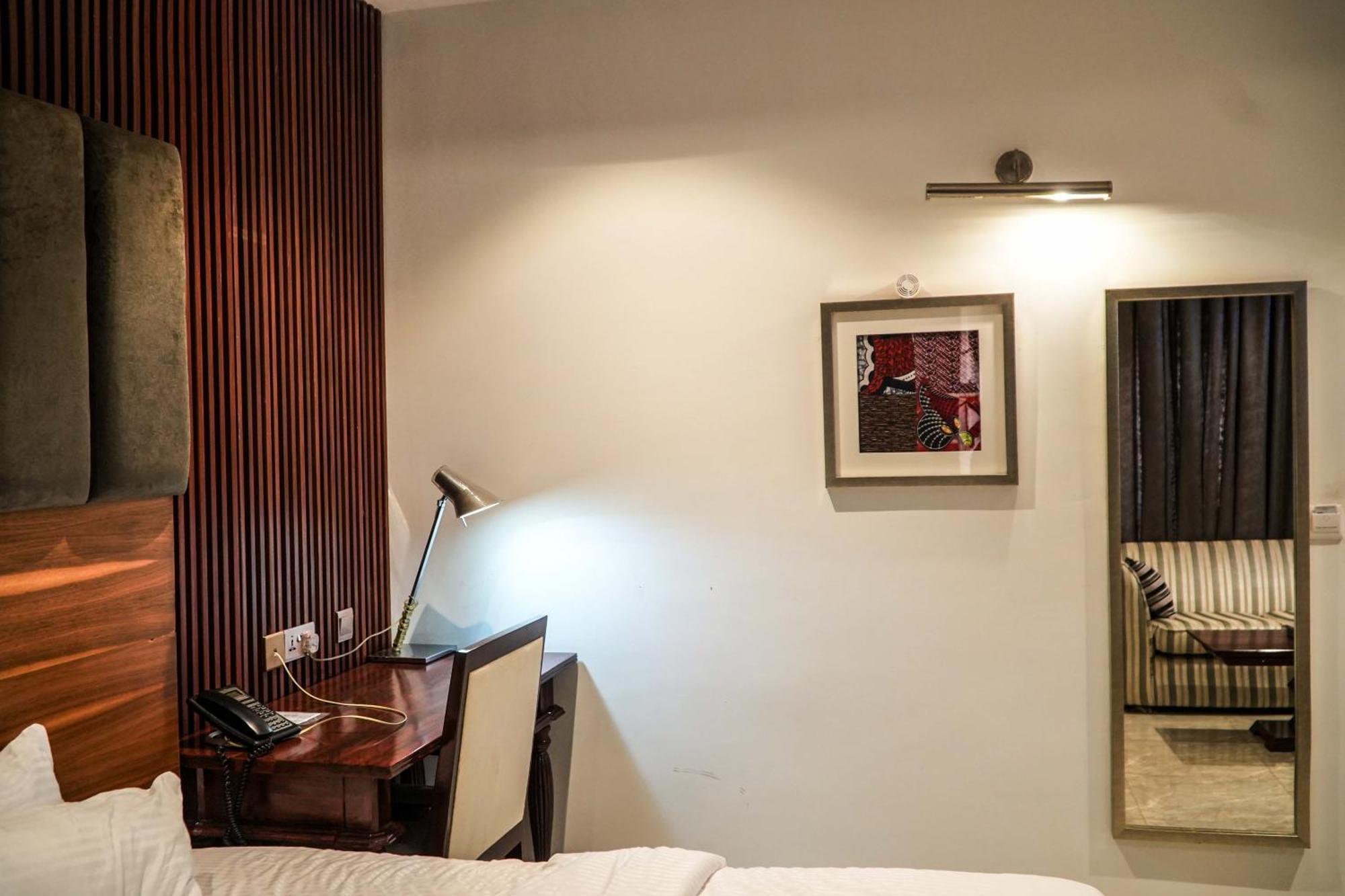 Amor Hotels Abuja Exteriör bild