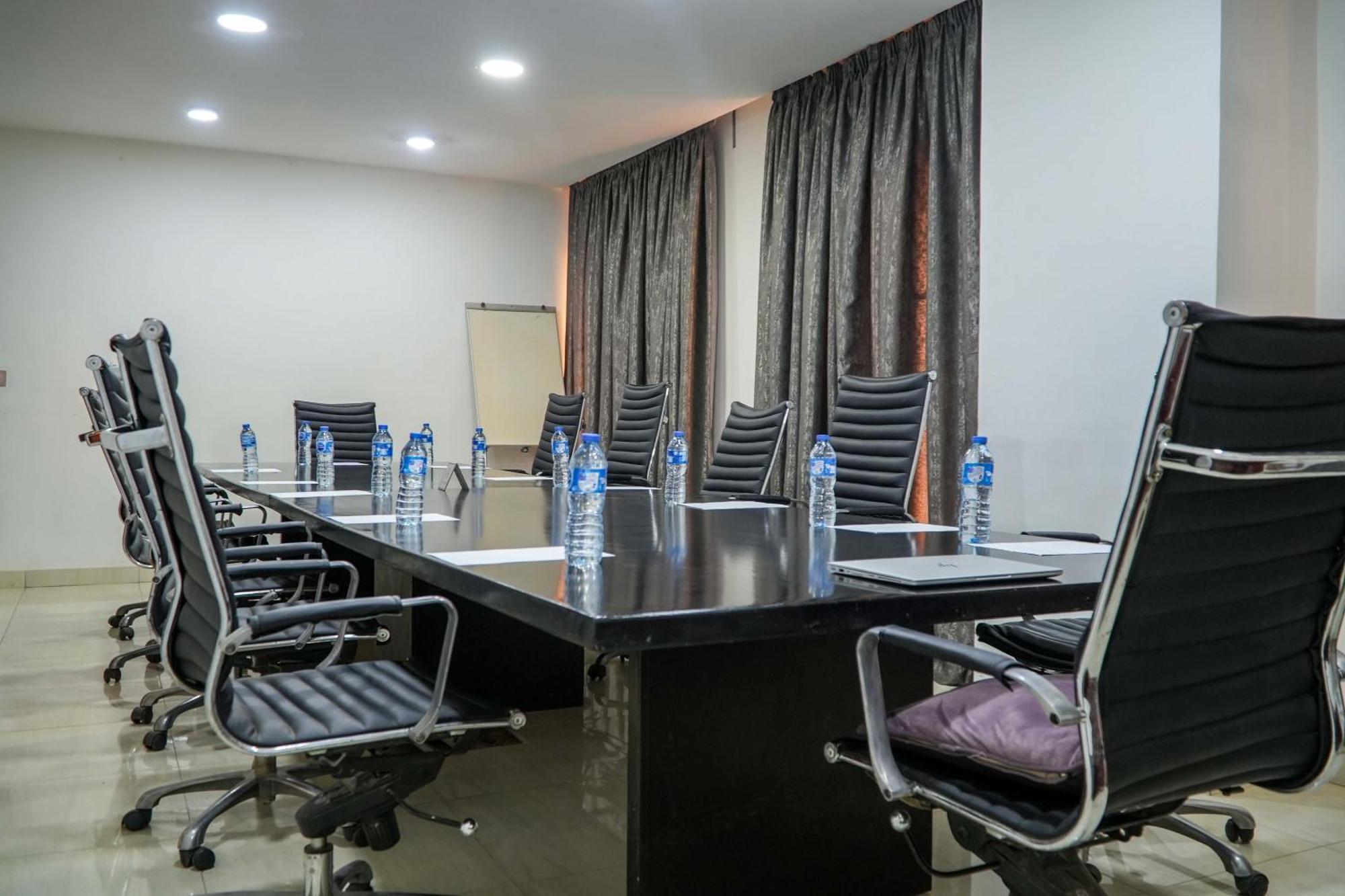 Amor Hotels Abuja Exteriör bild