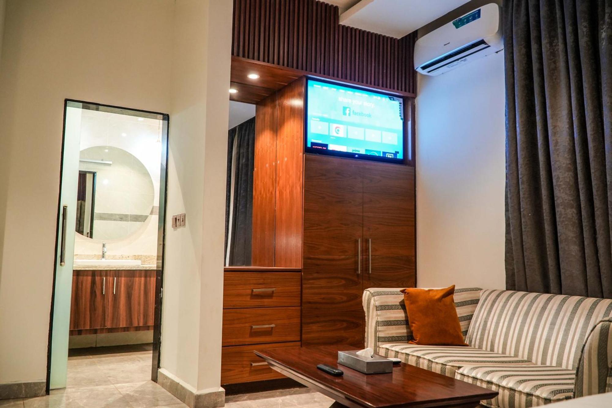 Amor Hotels Abuja Exteriör bild