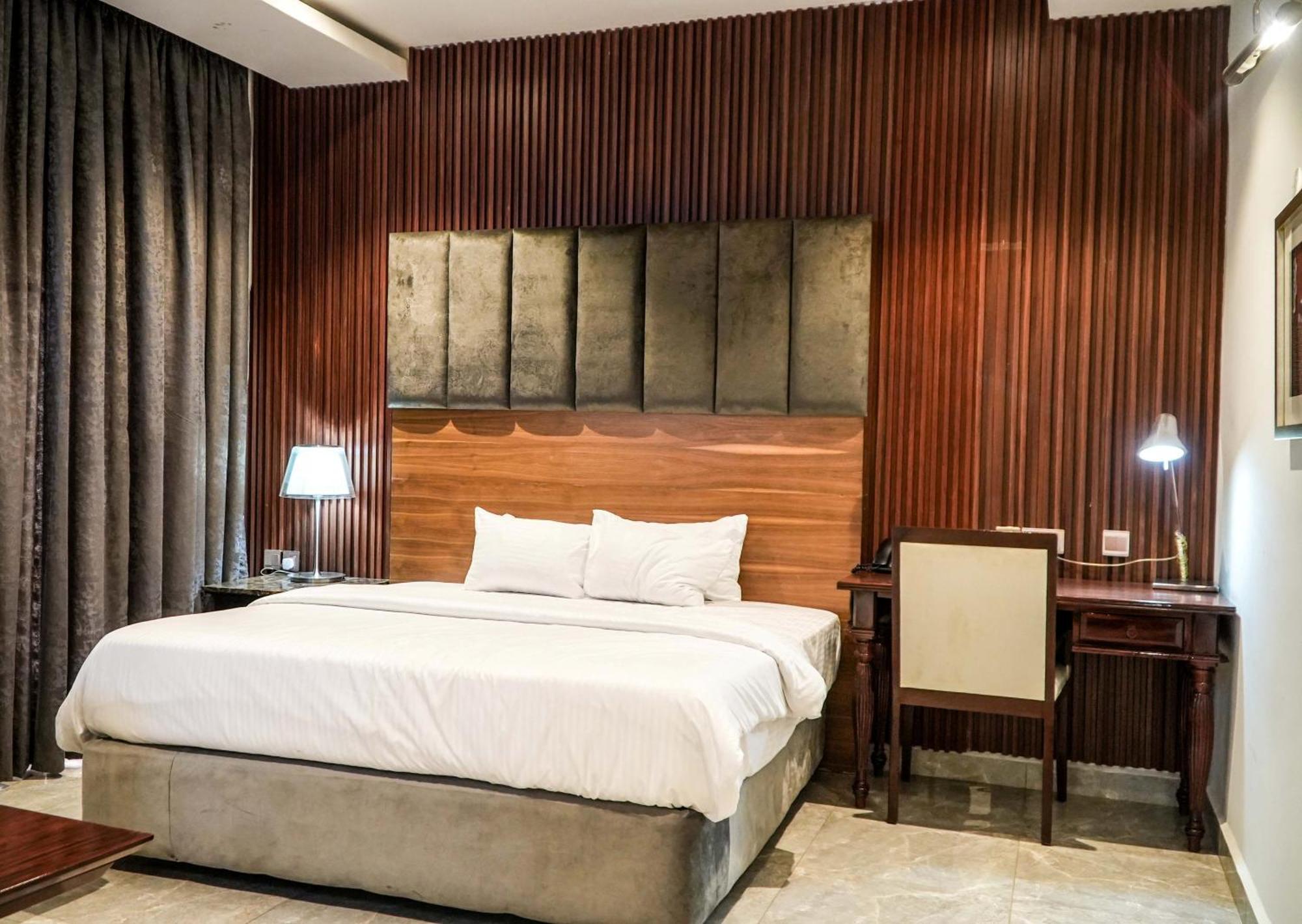 Amor Hotels Abuja Exteriör bild