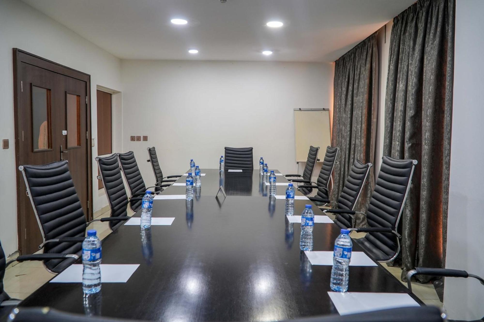 Amor Hotels Abuja Exteriör bild